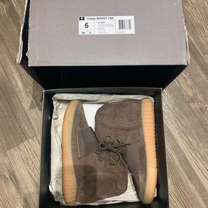 Yeezy 750 Chocolates